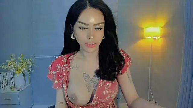 Patricia fox online show from 10-15-25, 04:26