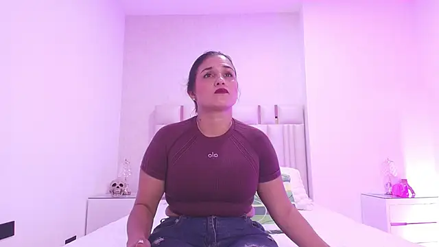  carolina fox online show from 10-31-25, 03:03