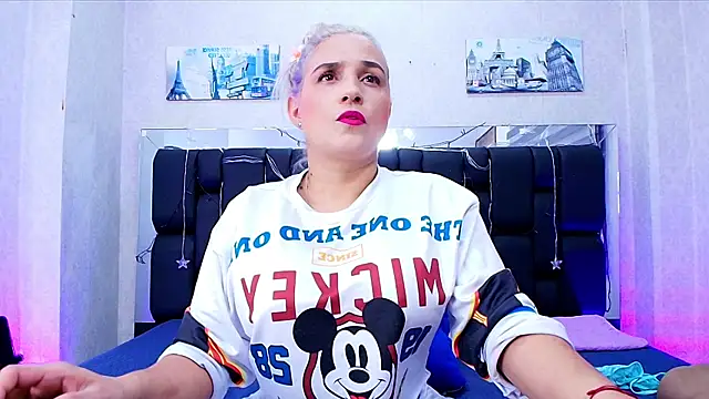 Snapshot of _carolina_fox chatting on 03-18-25, 03:02 carolina fox online show from 03-18-25, 03:02