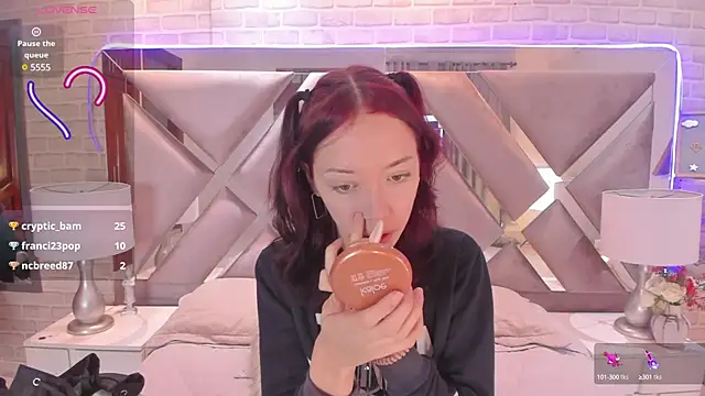 lixie  online show from 02-11-25, 08:31