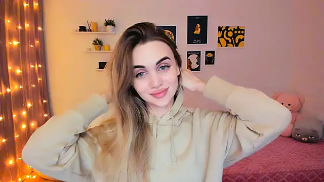 Snapshot of aPieceOfJoy chatting on 01-08-25, 01:11 aPieceOfJoy online show from 01-08-25, 01:11