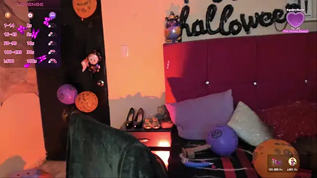Snapshot of candymills1 chatting on 10-15-25, 02:36 candymills1 online show from 10-15-25, 02:36