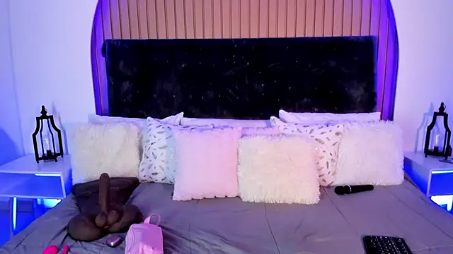 Karlagonzales  online show from 05-28-26, 06:36