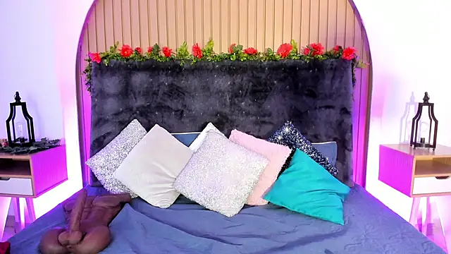 Karlagonzales  online show from 11-09-25, 10:41