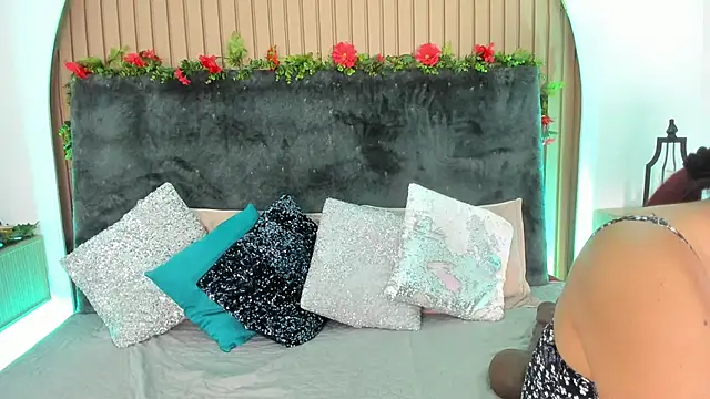 Karlagonzales  online show from 12-21-25, 01:02