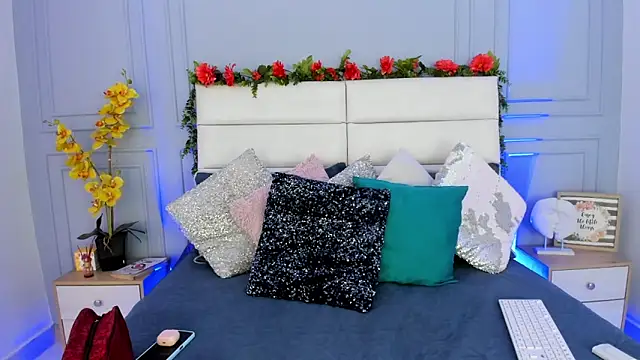 Karlagonzales  online show from 03-18-25, 05:55