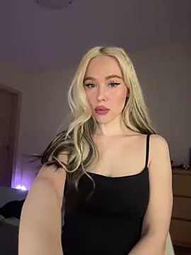 Snapshot of xDinnax chatting on 03-20-26, 08:59 xDinnax online show from 03-20-26, 08:59