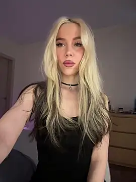 Snapshot of xDinnax chatting on 03-21-26, 04:57 xDinnax online show from 03-21-26, 04:57