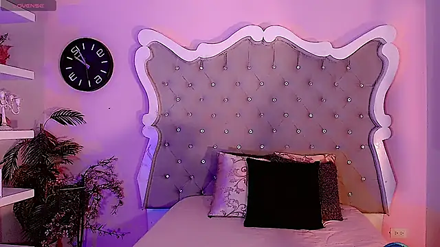 LeyXandrabraz online show from 11-28-25, 07:47