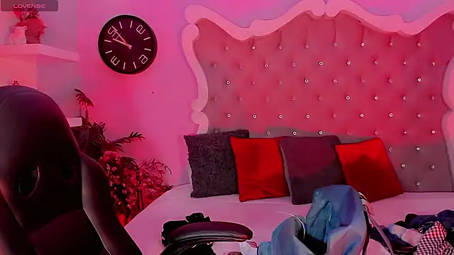 LeyXandrabraz online show from 11-07-25, 08:02