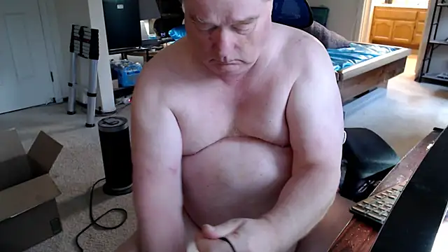 Snapshot of HomerPrice chatting on 10-25-25, 03:34 HomerPrice online show from 10-25-25, 03:34