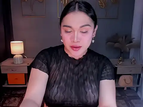 MaxeneCullens online show from 10-29-25, 04:22