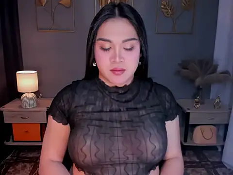 Snapshot of MaxeneCullens chatting on 09-19-25, 02:48 MaxeneCullens online show from 09-19-25, 02:48