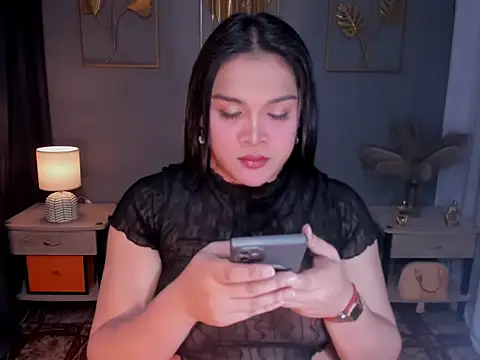Snapshot of MaxeneCullens chatting on 10-07-25, 01:50 MaxeneCullens online show from 10-07-25, 01:50