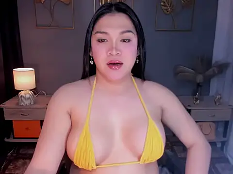 Snapshot of MaxeneCullens chatting on 09-24-25, 04:30 MaxeneCullens online show from 09-24-25, 04:30