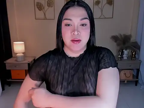 MaxeneCullens online show from 12-22-25, 03:06