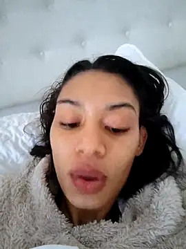 Leaberry online show from 09-19-25, 04:11