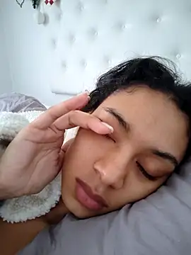 Leaberry online show from 01-06-26, 01:48