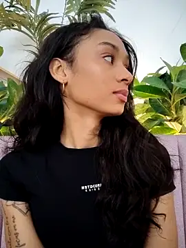 Leaberry online show from 11-02-25, 05:40