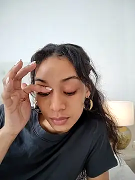 Leaberry online show from 10-24-25, 05:34