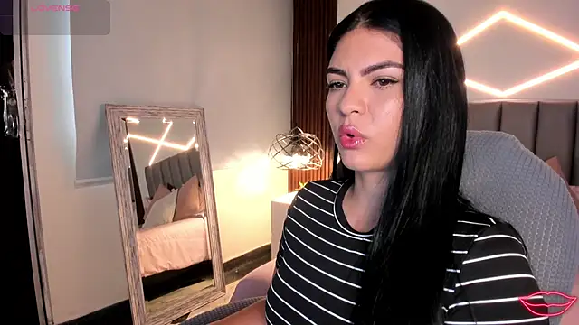 Veronicalanx1 online show from 06-15-26, 11:43