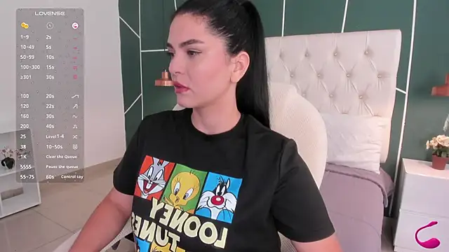 Veronicalanx1 online show from 10-31-25, 12:13