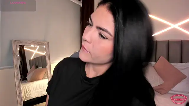 Veronicalanx1 online show from 06-18-26, 11:04