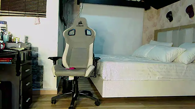 stefializon online show from 09-24-25, 04:30