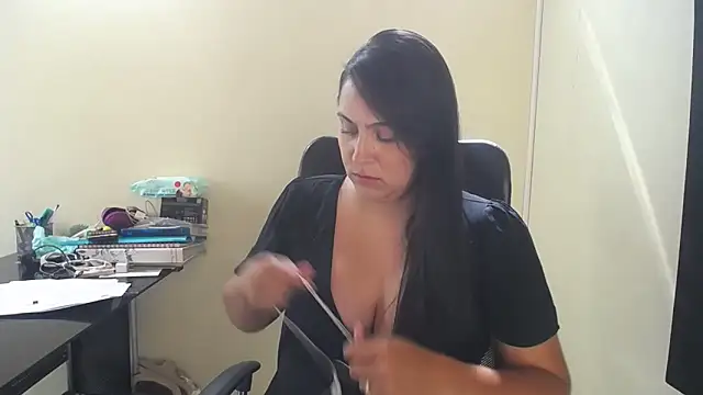 kendall 52 online show from 11-18-25, 03:37