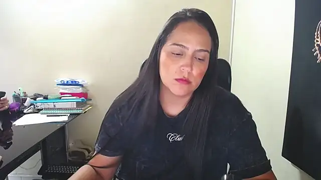 kendall 52 online show from 10-10-25, 02:40