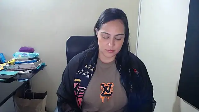 kendall 52 online show from 02-12-25, 01:27
