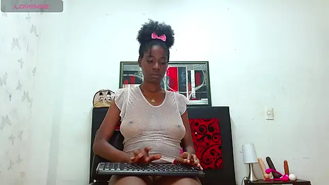 Snapshot of LexiStone_ chatting on 02-12-25, 12:48 LexiStone  online show from 02-12-25, 12:48