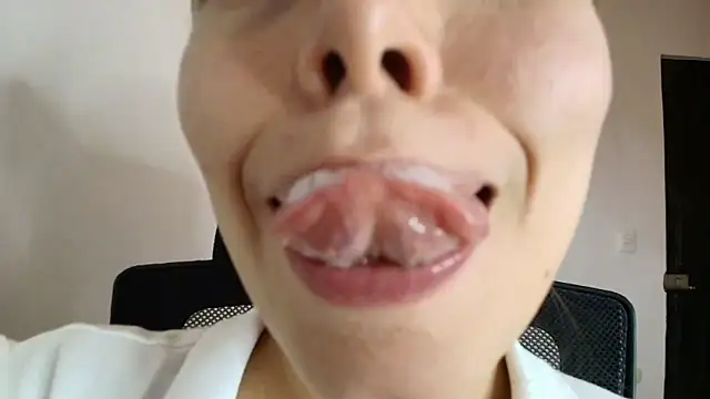 lisbet21x online show from 09-28-25, 10:28