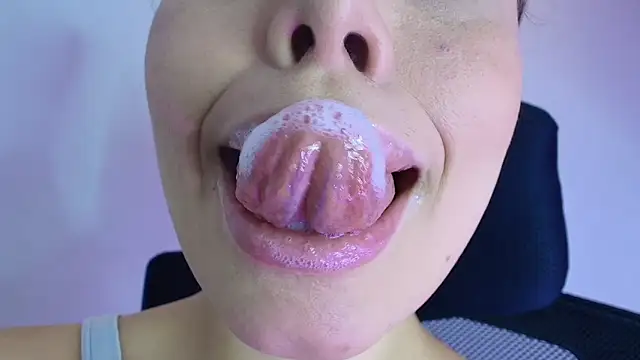 lisbet21x online show from 11-13-25, 04:00