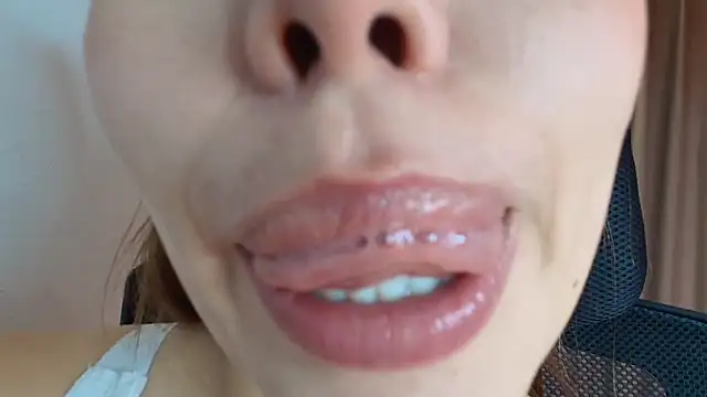 lisbet21x online show from 04-10-26, 10:17