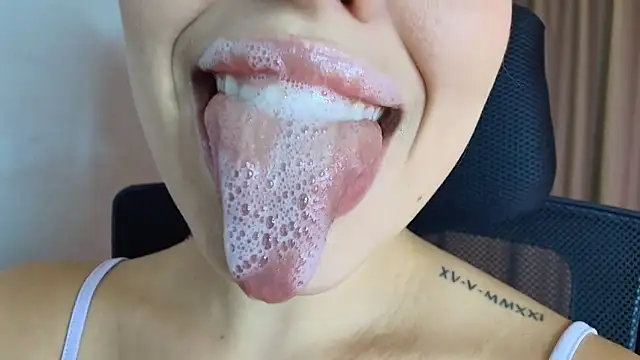 lisbet21x online show from 04-08-26, 10:00