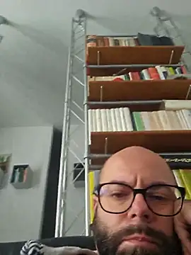 Snapshot of Dolceporco19 chatting on 10-26-25, 10:48 Dolceporco19 online show from 10-26-25, 10:48