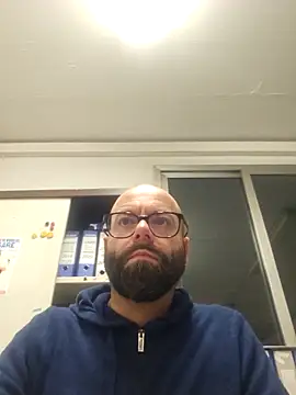 Snapshot of Dolceporco19 chatting on 12-17-25, 04:12 Dolceporco19 online show from 12-17-25, 04:12