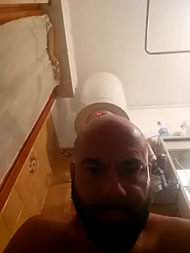 Snapshot of Dolceporco19 chatting on 09-20-25, 06:24 Dolceporco19 online show from 09-20-25, 06:24