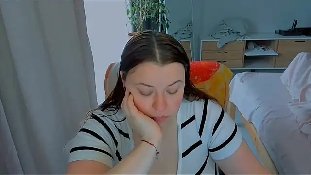 Snapshot of PolinaSalvatore chatting on 10-19-25, 09:12 PolinaSalvatore online show from 10-19-25, 09:12