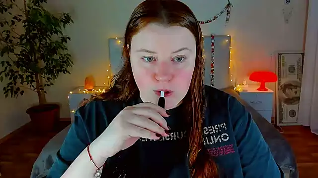 Snapshot of PolinaSalvatore chatting on 02-04-26, 07:53 PolinaSalvatore online show from 02-04-26, 07:53