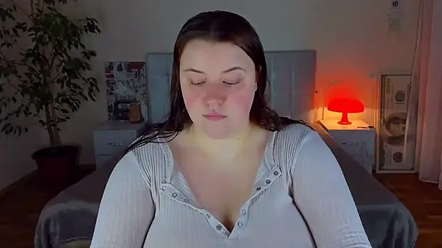 Snapshot of PolinaSalvatore chatting on 06-14-26, 07:48 PolinaSalvatore online show from 06-14-26, 07:48