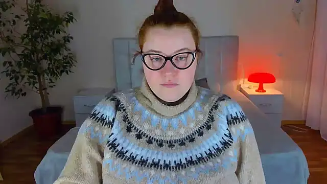 PolinaSalvatore online show from 12-16-25, 01:15