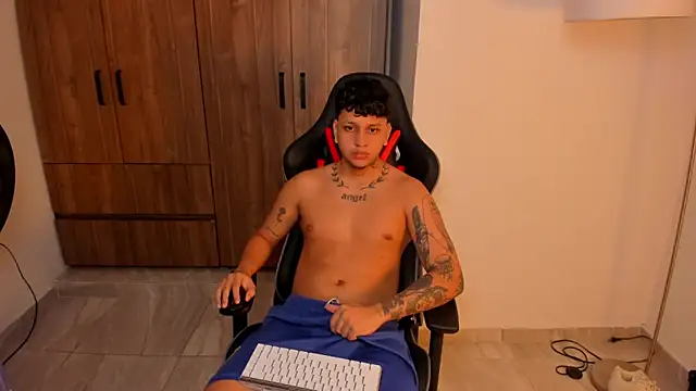 Jake simons online show from 09-27-25, 01:56