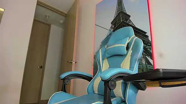 Snapshot of ela_pretty chatting on 11-22-25, 03:49 ela pretty online show from 11-22-25, 03:49