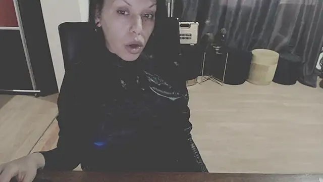 GoldenSasha online show from 09-27-25, 02:01