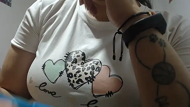 andreaisis2 online show from 11-26-25, 10:10