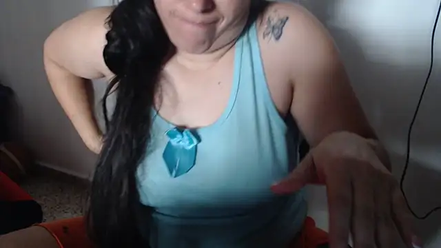 Snapshot of andreaisis2 chatting on 02-16-26, 05:44 andreaisis2 online show from 02-16-26, 05:44