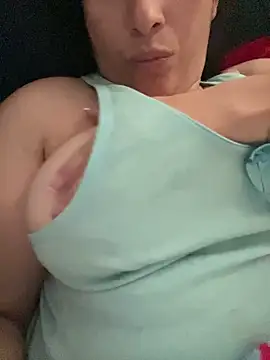 Snapshot of andreaisis2 chatting on 02-17-26, 06:05 andreaisis2 online show from 02-17-26, 06:05