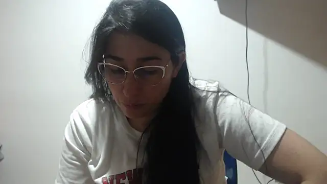 andreaisis2 online show from 05-19-26, 01:32
